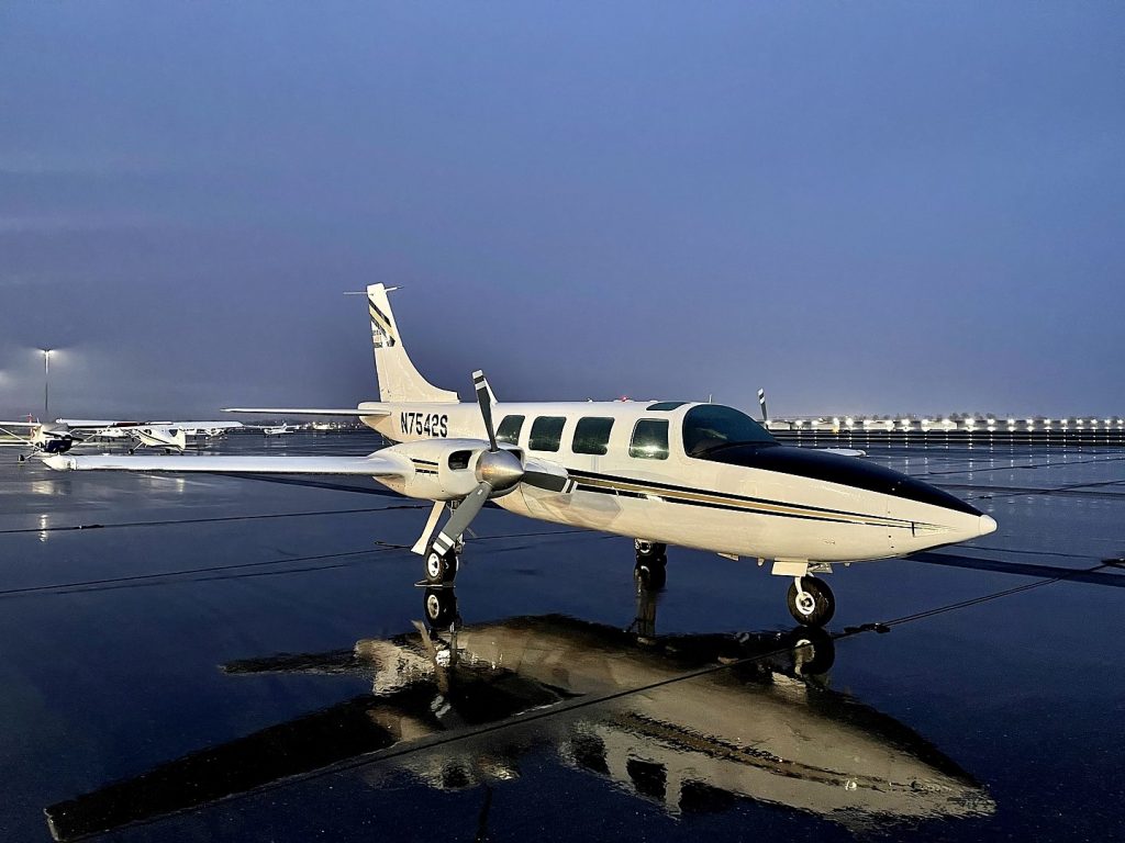 Turks and Caicos Piper Aerostar 600 Charter